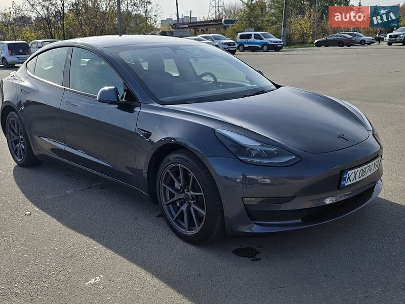 Tesla Model 3 2022