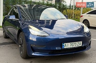 Седан Tesla Model 3 2019 в Киеве