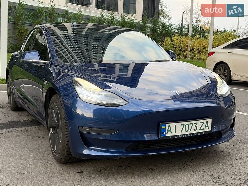 Седан Tesla Model 3 2019 в Киеве фото Седан Tesla Model 3 2019 в Киеве