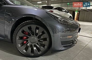 Седан Tesla Model 3 2022 в Черкассах