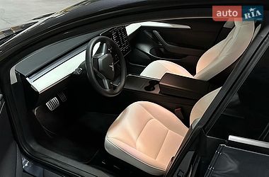Седан Tesla Model 3 2022 в Черкассах