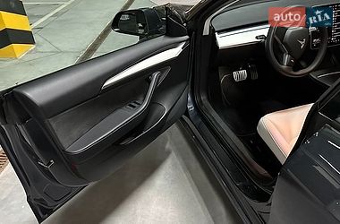 Седан Tesla Model 3 2022 в Черкассах