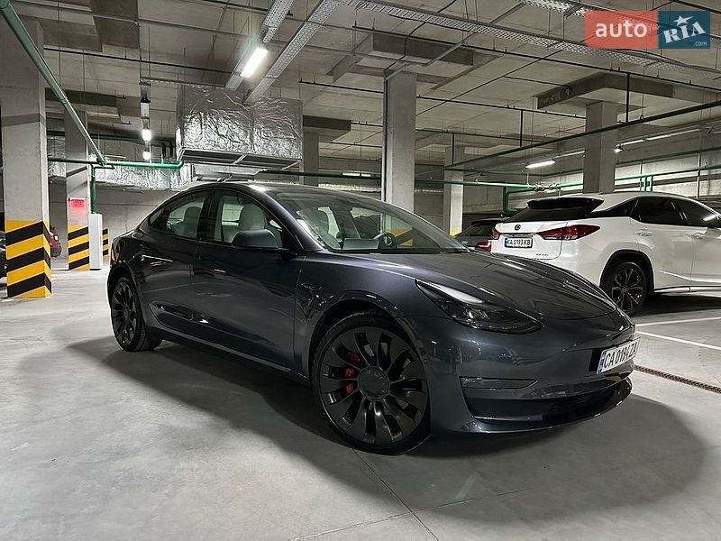 Седан Tesla Model 3 2022 в Черкассах
