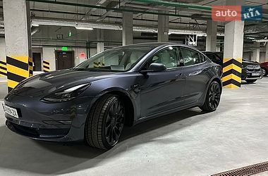 Седан Tesla Model 3 2022 в Черкассах