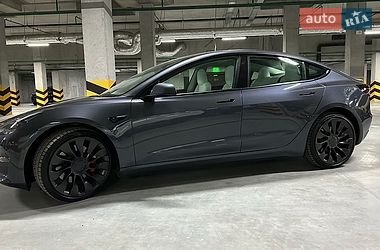 Седан Tesla Model 3 2022 в Черкассах