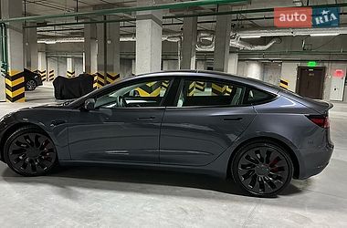 Седан Tesla Model 3 2022 в Черкассах