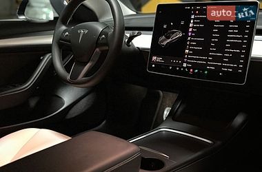 Седан Tesla Model 3 2022 в Черкассах