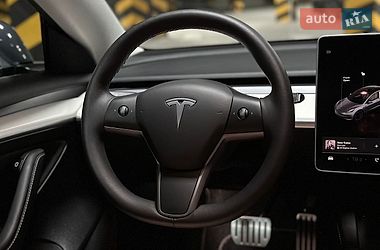 Седан Tesla Model 3 2022 в Черкассах