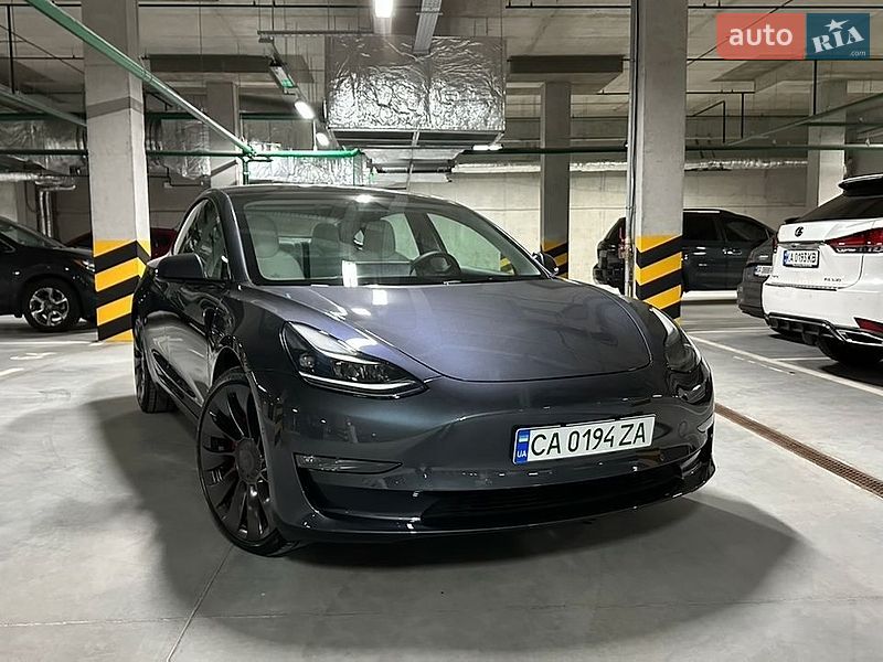 Седан Tesla Model 3 2022 в Черкассах