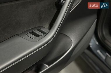 Седан Tesla Model 3 2022 в Черкассах