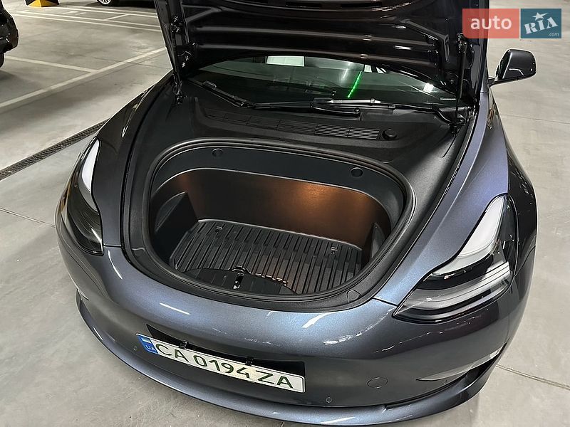 Седан Tesla Model 3 2022 в Черкассах