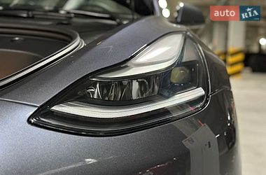 Седан Tesla Model 3 2022 в Черкассах