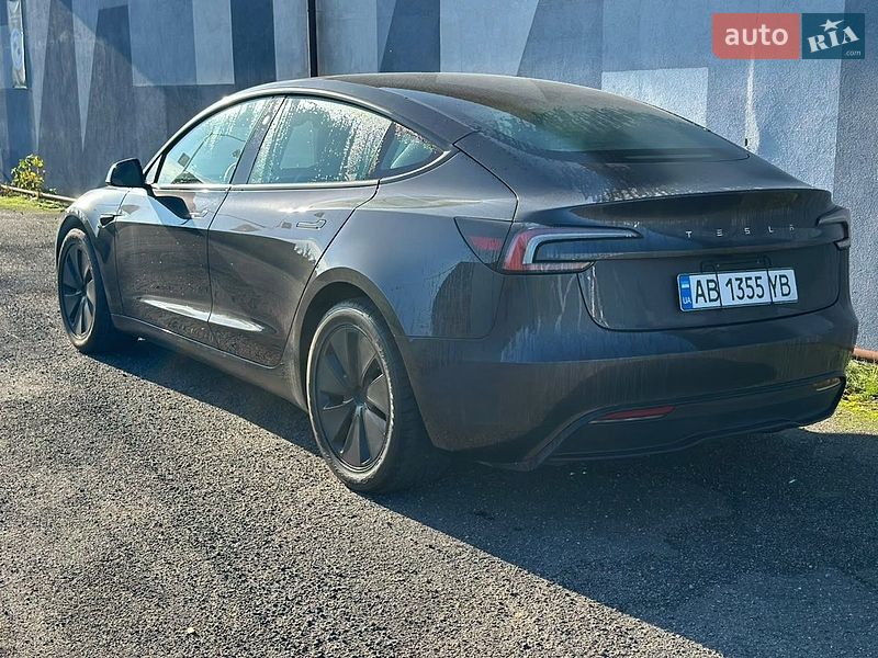 Седан Tesla Model 3 2024 в Виннице