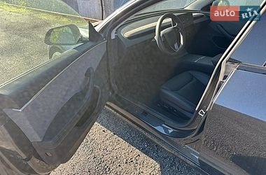 Седан Tesla Model 3 2024 в Виннице