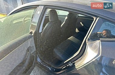 Седан Tesla Model 3 2024 в Виннице