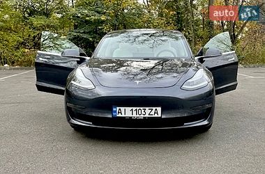 Седан Tesla Model 3 2020 в Києві