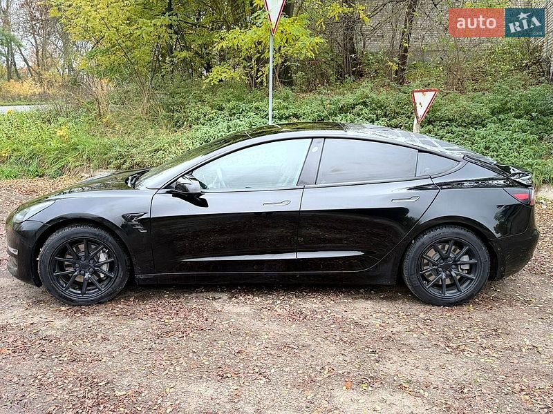Седан Tesla Model 3 2019 в Рудки