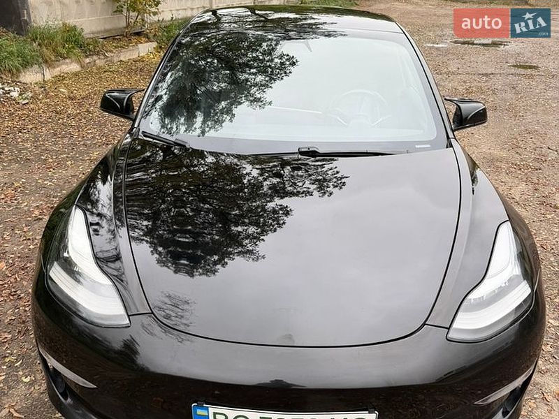 Седан Tesla Model 3 2019 в Рудки