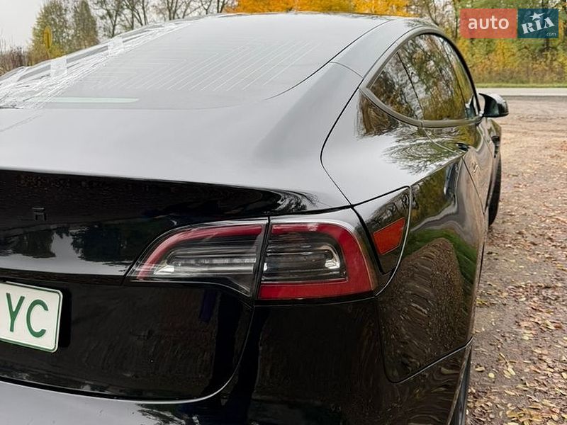 Седан Tesla Model 3 2019 в Рудки