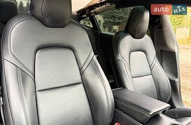 Седан Tesla Model 3 2019 в Рудки