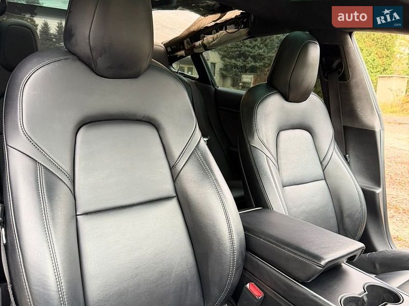 Седан Tesla Model 3 2019 в Рудки