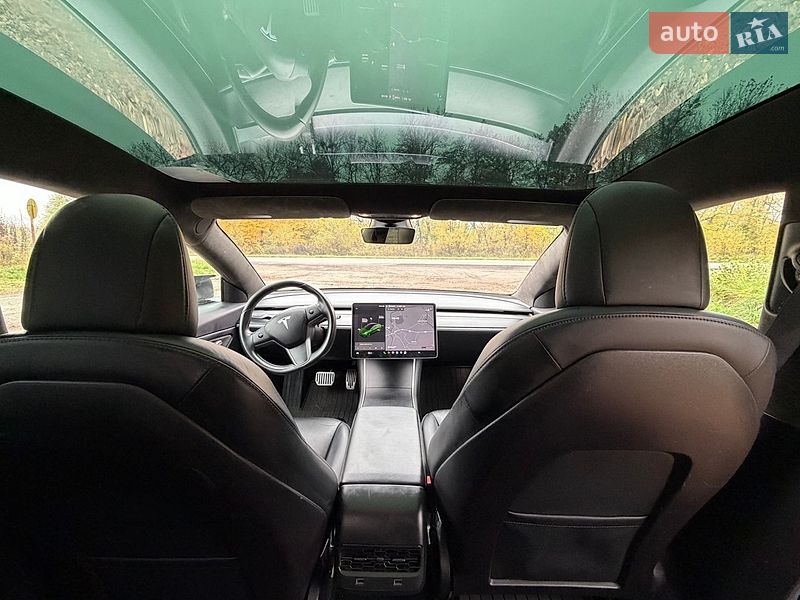 Седан Tesla Model 3 2019 в Рудки