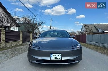 Седан Tesla Model 3 2024 в Звягеле