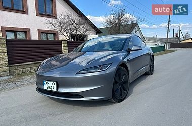 Седан Tesla Model 3 2024 в Звягеле