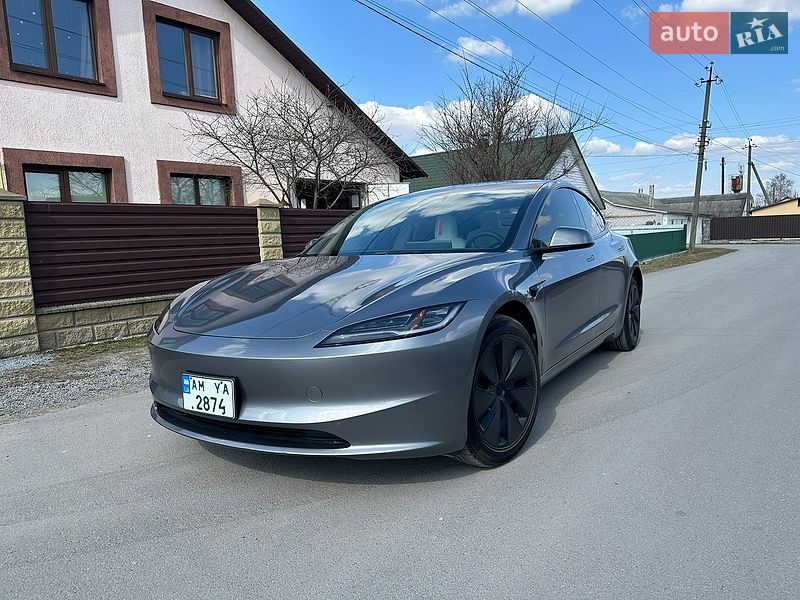 Седан Tesla Model 3 2024 в Звягеле
