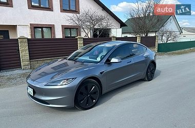 Седан Tesla Model 3 2024 в Звягеле