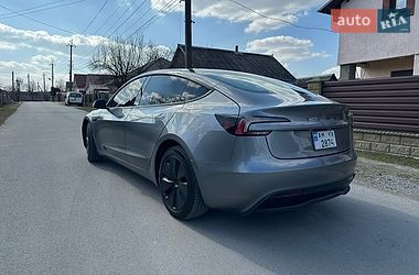 Седан Tesla Model 3 2024 в Звягеле