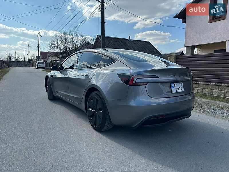 Седан Tesla Model 3 2024 в Звягеле