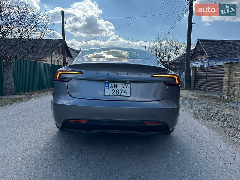 Седан Tesla Model 3 2024 в Звягеле