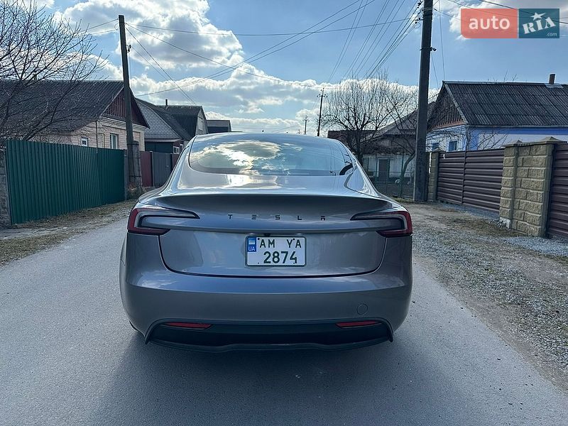 Седан Tesla Model 3 2024 в Звягеле