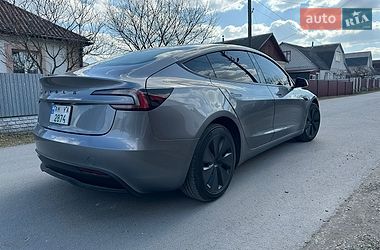 Седан Tesla Model 3 2024 в Звягеле