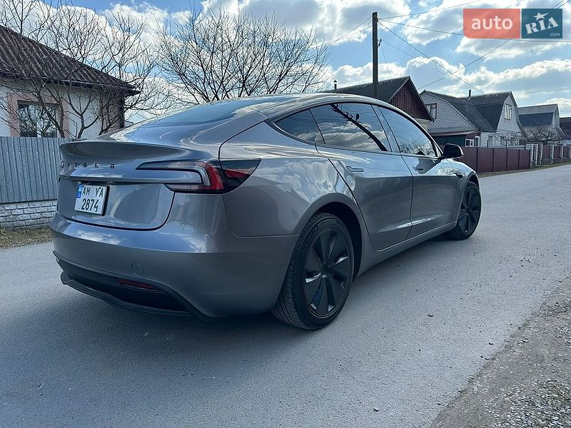 Седан Tesla Model 3 2024 в Звягеле
