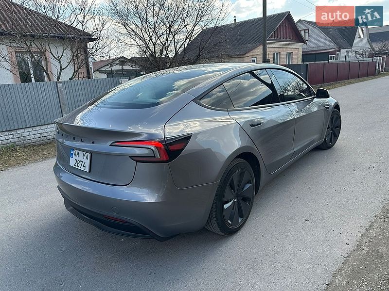 Седан Tesla Model 3 2024 в Звягеле