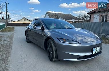 Седан Tesla Model 3 2024 в Звягеле