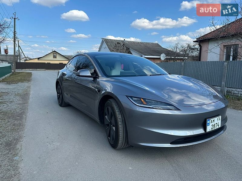 Седан Tesla Model 3 2024 в Звягеле