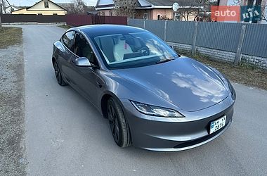 Седан Tesla Model 3 2024 в Звягеле