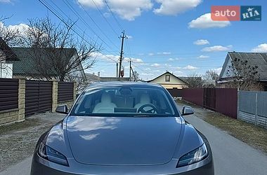 Седан Tesla Model 3 2024 в Звягеле