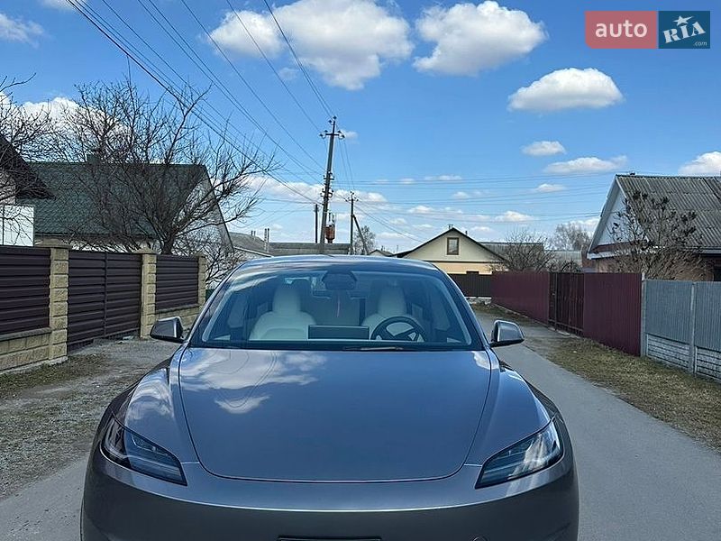 Седан Tesla Model 3 2024 в Звягеле