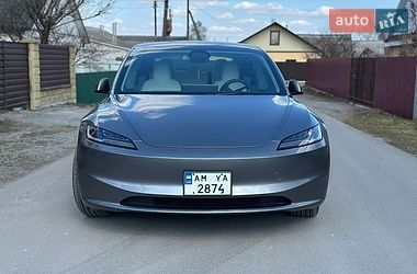 Седан Tesla Model 3 2024 в Звягеле