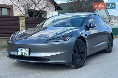 Седан Tesla Model 3 2024 в Звягеле