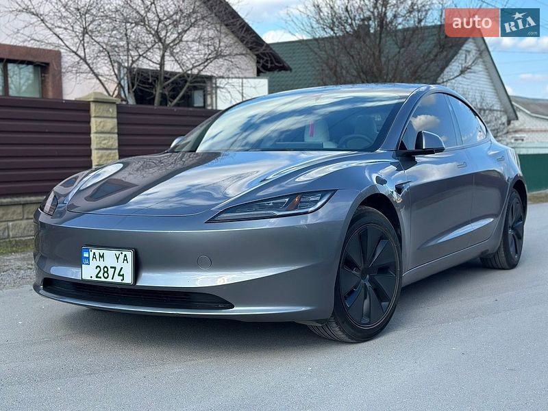 Седан Tesla Model 3 2024 в Звягеле