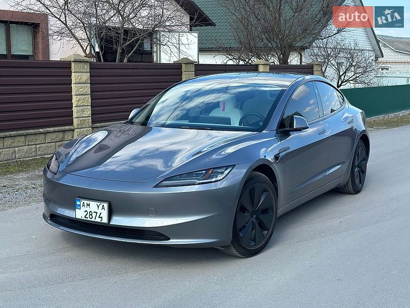 Седан Tesla Model 3 2024 в Звягеле