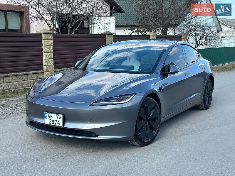 Седан Tesla Model 3 2024 в Звягеле