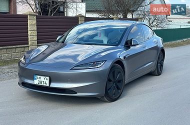 Седан Tesla Model 3 2024 в Звягеле
