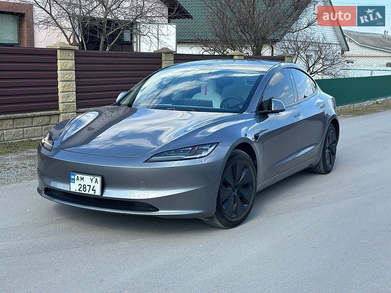 Седан Tesla Model 3 2024 в Звягеле