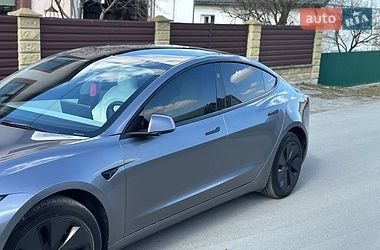 Седан Tesla Model 3 2024 в Звягеле